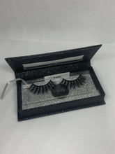 Load image into Gallery viewer, The Classic Collection: Noir Lashes