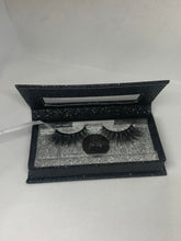 Load image into Gallery viewer, The Classic Collection: Noir Lashes