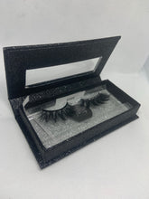 Load image into Gallery viewer, The Classic Collection: Noir Lashes